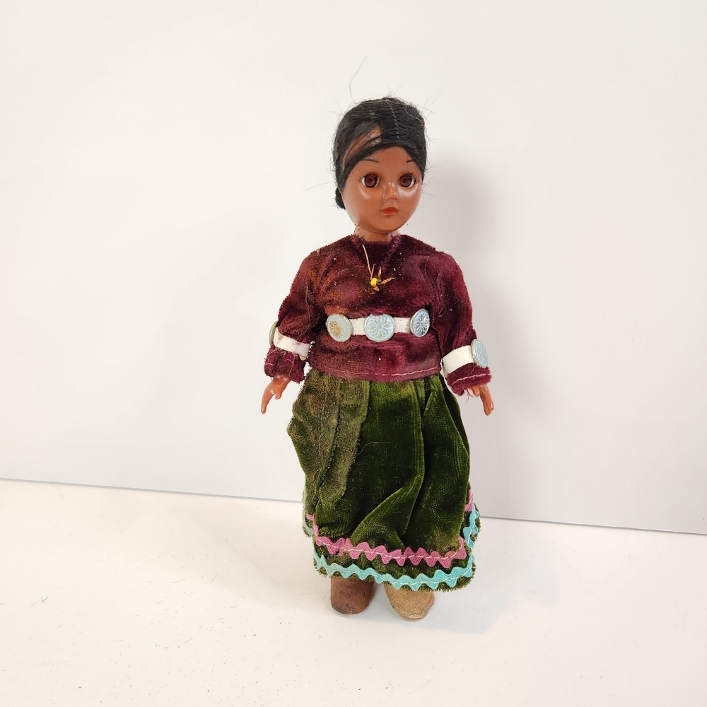 Vintage Native American Navajo Carlson Doll Woman Eyes Open Close First Nations